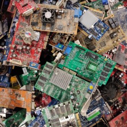 Carte fiica cu radiator, cu metal